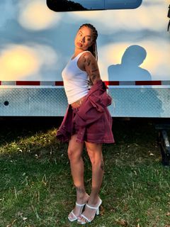Kiana Ledé feet photo 6