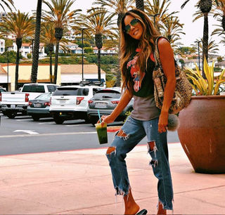 Kiana Tom feet photo 5