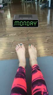 Kiara Advani feet photo thumbnail