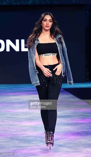 Kiara Advani feet photo thumbnail