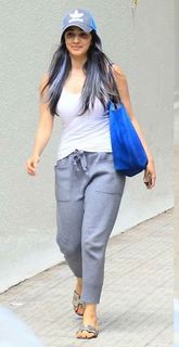 Kiara Advani feet photo thumbnail