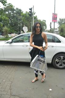 Kiara Advani feet photo thumbnail