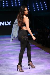 Kiara Advani feet photo thumbnail
