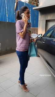 Kiara Advani feet photo thumbnail