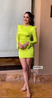 Kiara Advani feet photo thumbnail