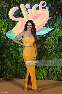 Kiara Advani feet photo thumbnail