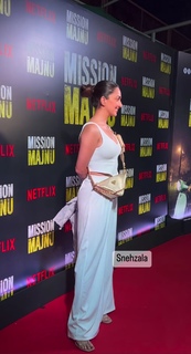 Kiara Advani feet photo thumbnail