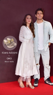 Kiara Advani feet photo thumbnail