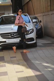Kiara Advani feet photo thumbnail