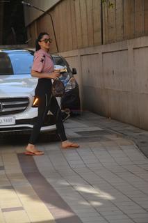 Kiara Advani feet photo thumbnail