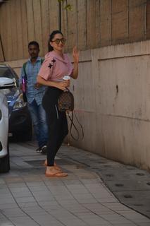 Kiara Advani feet photo thumbnail
