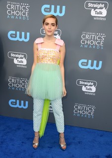 Kiernan Shipka feet photo thumbnail