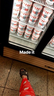 Kiernan Shipka feet photo thumbnail