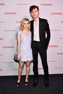 Kiernan Shipka feet photo thumbnail