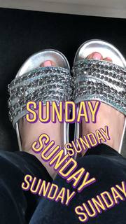 Kiernan Shipka feet photo thumbnail
