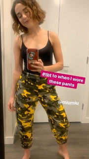 Kiernan Shipka feet photo thumbnail