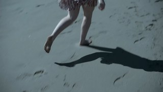 Kiernan Shipka feet photo thumbnail