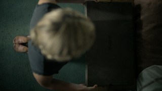 Kiernan Shipka feet photo thumbnail
