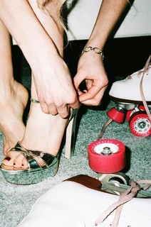 Kiernan Shipka feet photo thumbnail