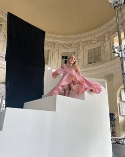 Kiernan Shipka feet photo thumbnail