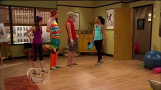 Kiersey Clemons feet photo thumbnail