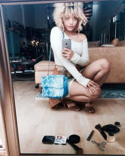 Kiersey Clemons feet photo thumbnail