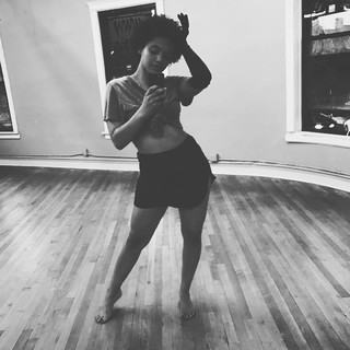 Kiersey Clemons feet photo thumbnail