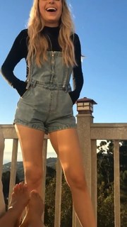 Kiersey Clemons feet photo thumbnail