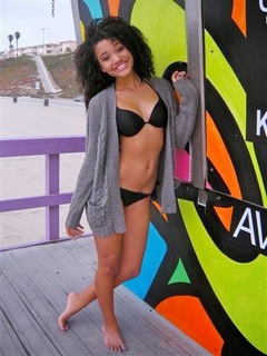 Kiersey Clemons feet photo thumbnail