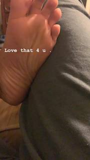 Kiersey Clemons feet photo thumbnail
