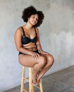 Kiersey Clemons feet photo thumbnail