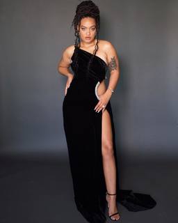 Kiersey Clemons feet photo thumbnail