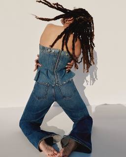 Kiersey Clemons feet photo thumbnail