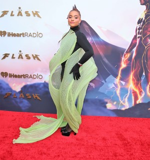 Kiersey Clemons feet photo thumbnail