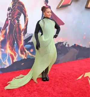 Kiersey Clemons feet photo thumbnail