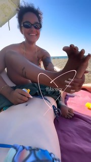 Kiersey Clemons feet photo thumbnail