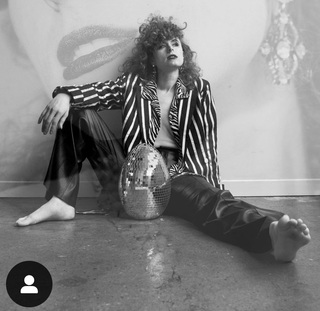 Kiesza feet photo 1