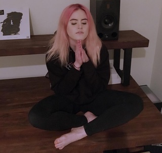 Kiiara feet photo 2