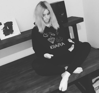 Kiiara feet photo 3