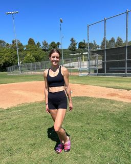 Kiiara feet photo 4