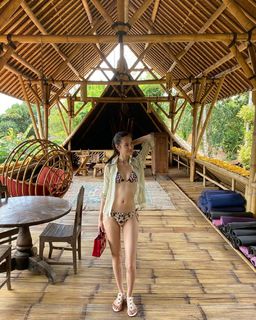 Kiko Mizuhara feet photo 1