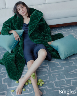 Kim Ah-jung feet photo 14