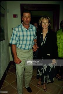 Kim Basinger feet photo thumbnail