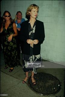 Kim Basinger feet photo thumbnail