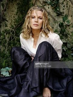 Kim Basinger feet photo thumbnail
