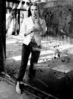 Kim Basinger feet photo thumbnail