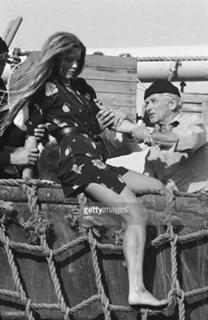 Kim Basinger feet photo thumbnail