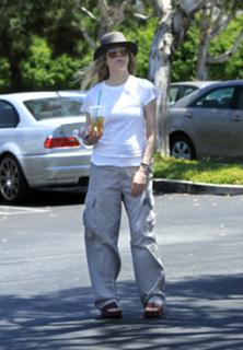 Kim Basinger feet photo thumbnail