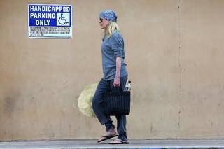Kim Basinger feet photo thumbnail