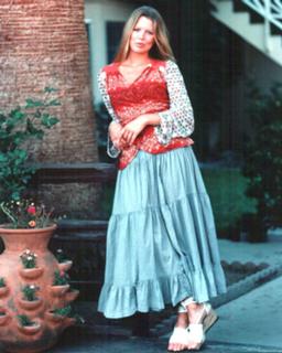Kim Basinger feet photo thumbnail